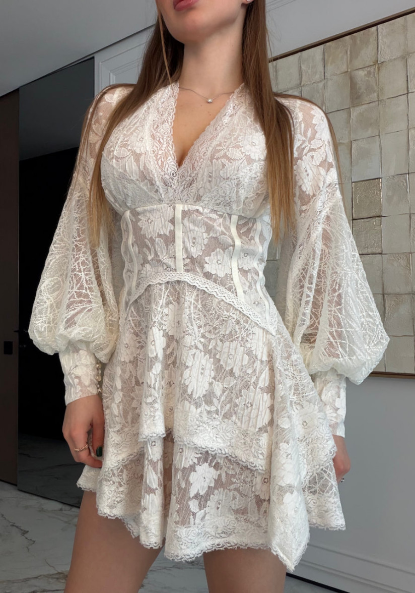 Молочное платье-мини из кружева