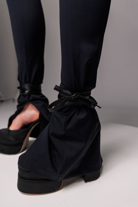 Black leggings with slits and ties